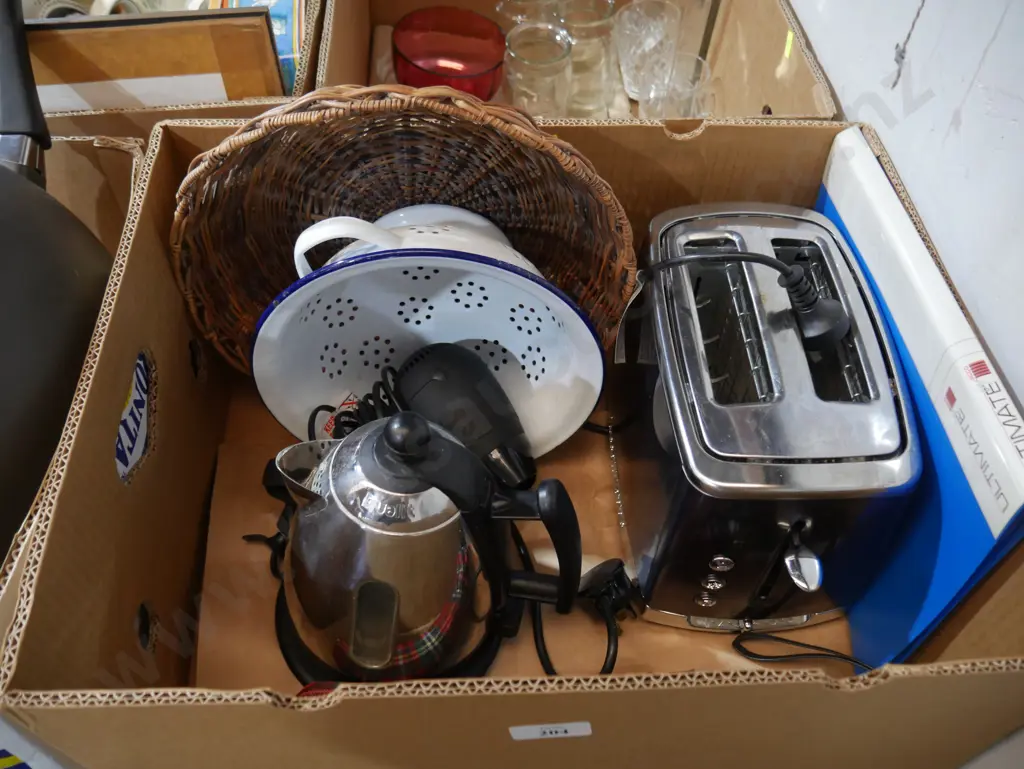 Toaster, jug etc Image 1++