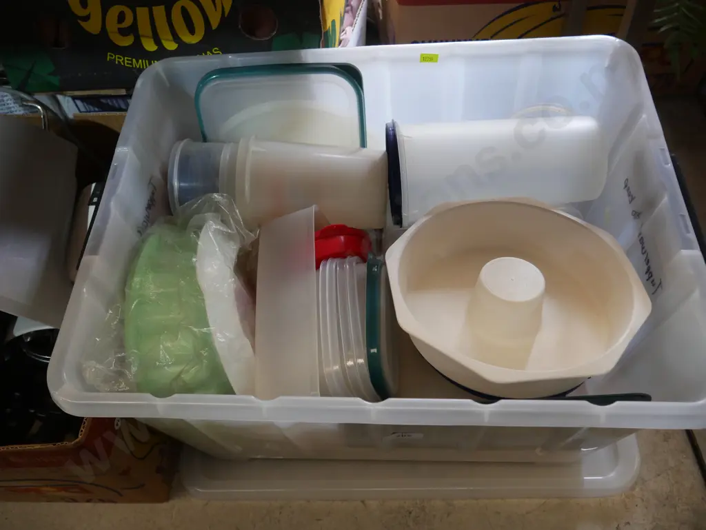 Tupperwares Image 1++