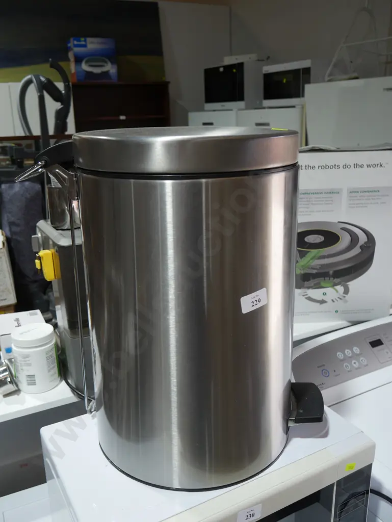 Rubbish bin Image 1++