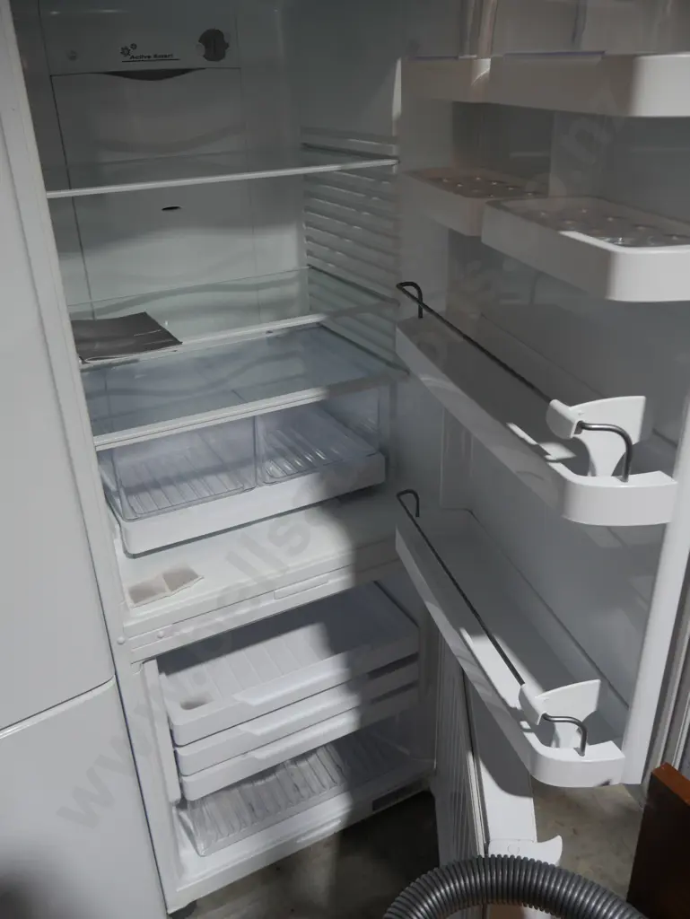 Fisher & Paykel fridge freezer Image 1++
