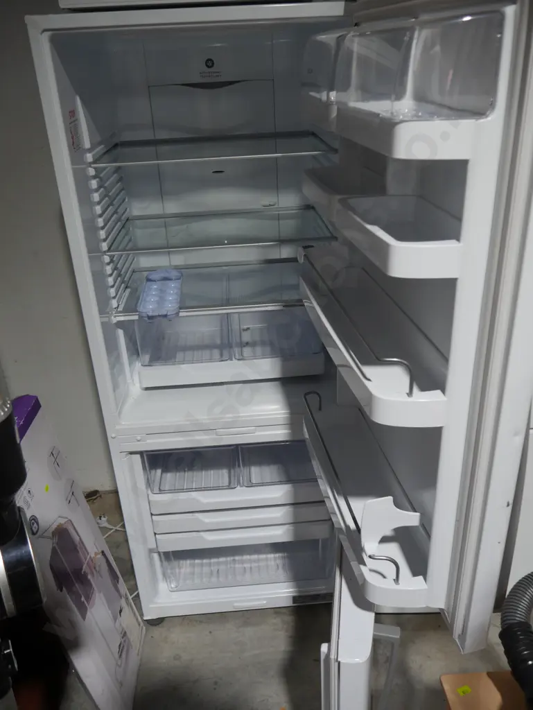 Fisher & Paykel fridge freezer Image 1++