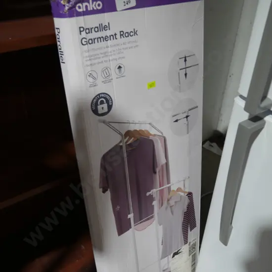 Clothes rack