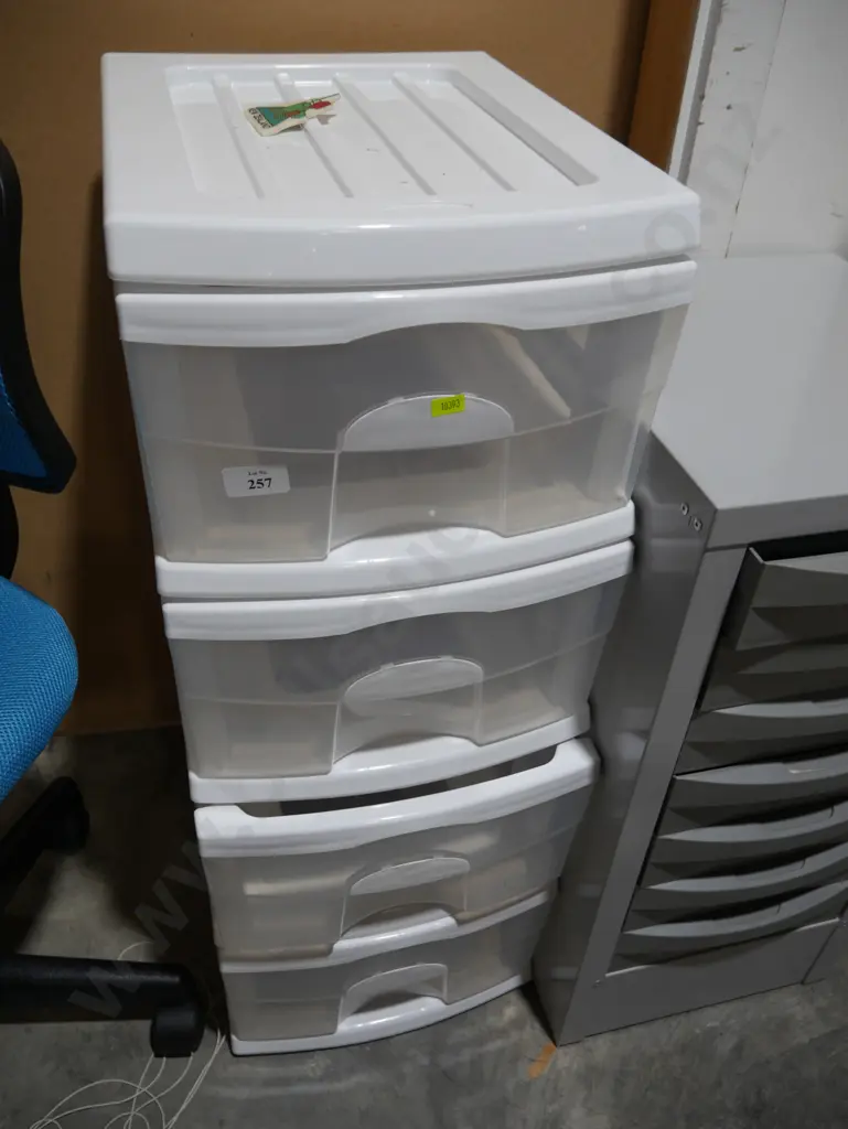 Plastic drawers Image 1++