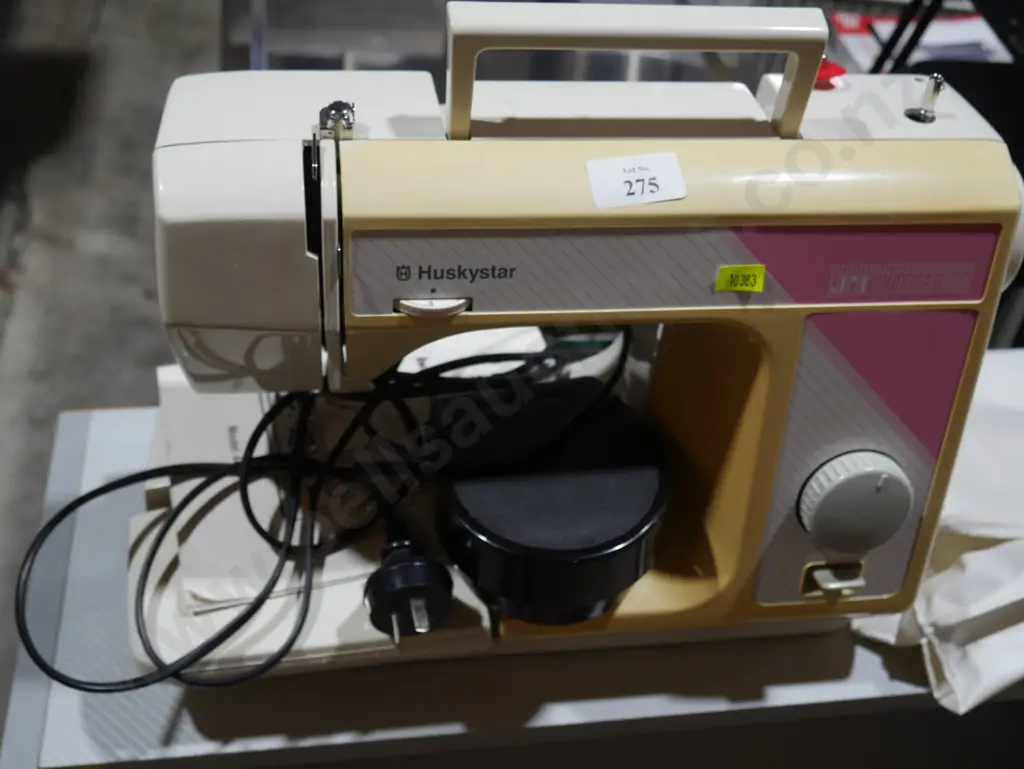 Huskystar sewing machine Image 1++