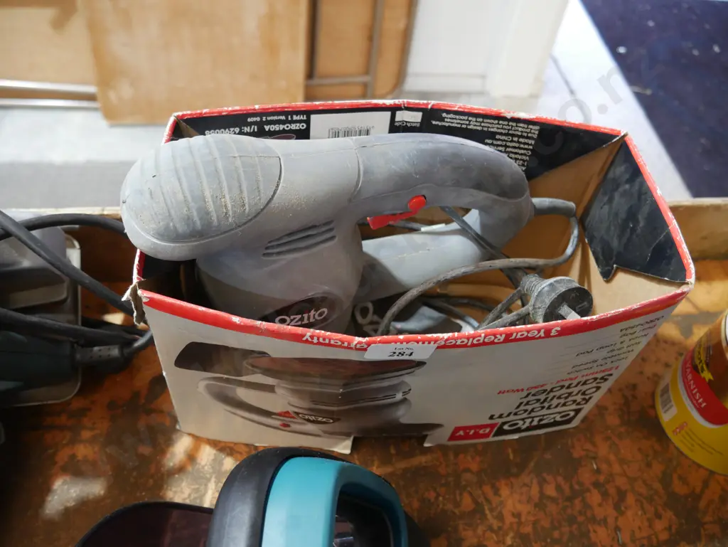 Ozito orbital sander Image 1++