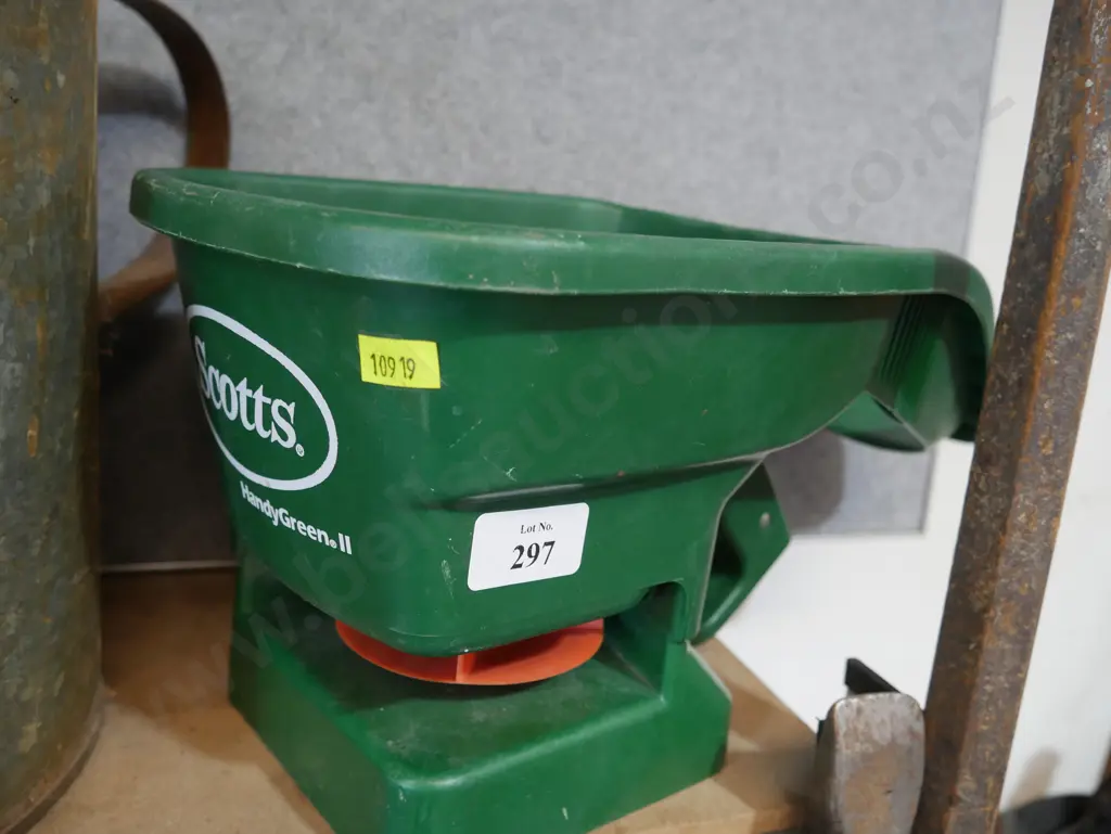 Seed spreader Image 1++