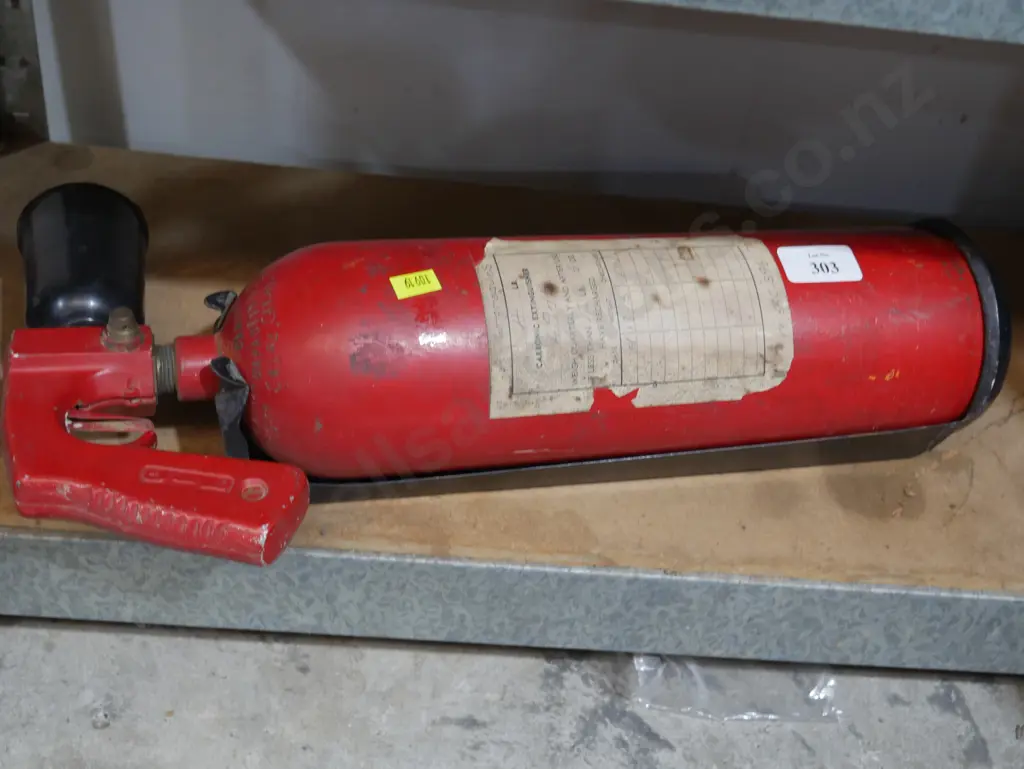 Vintage fire extinguisher Image 1++