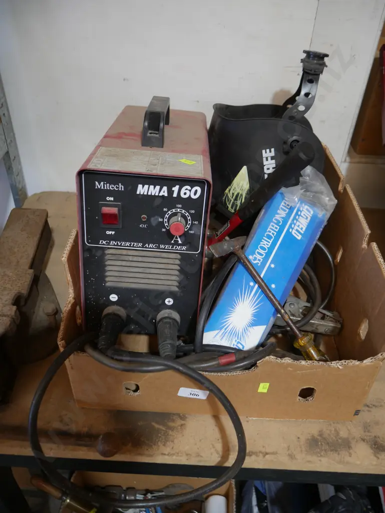 Arc welder and accessories Image 1++