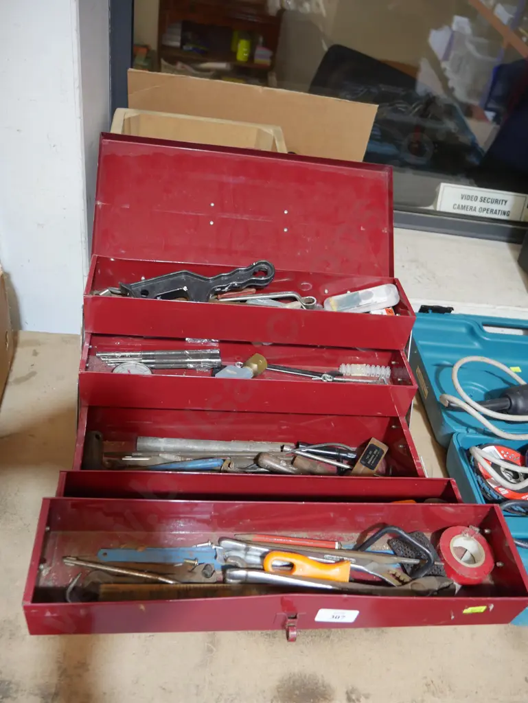 Toolbox and contents Image 1++