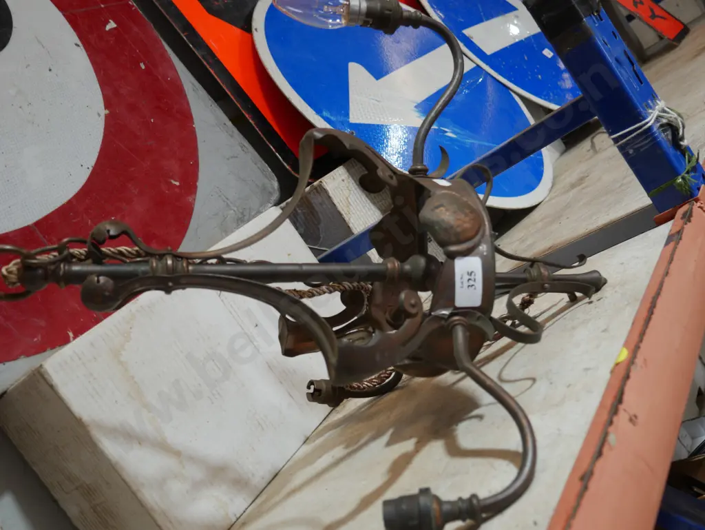 Light fitting Image 1++