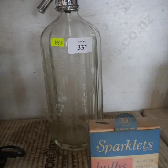 Soda syphon and bulbs
