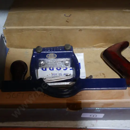 Record fibre board plane