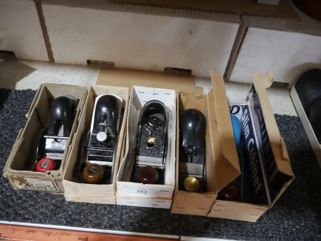 5 small planes Image 1++