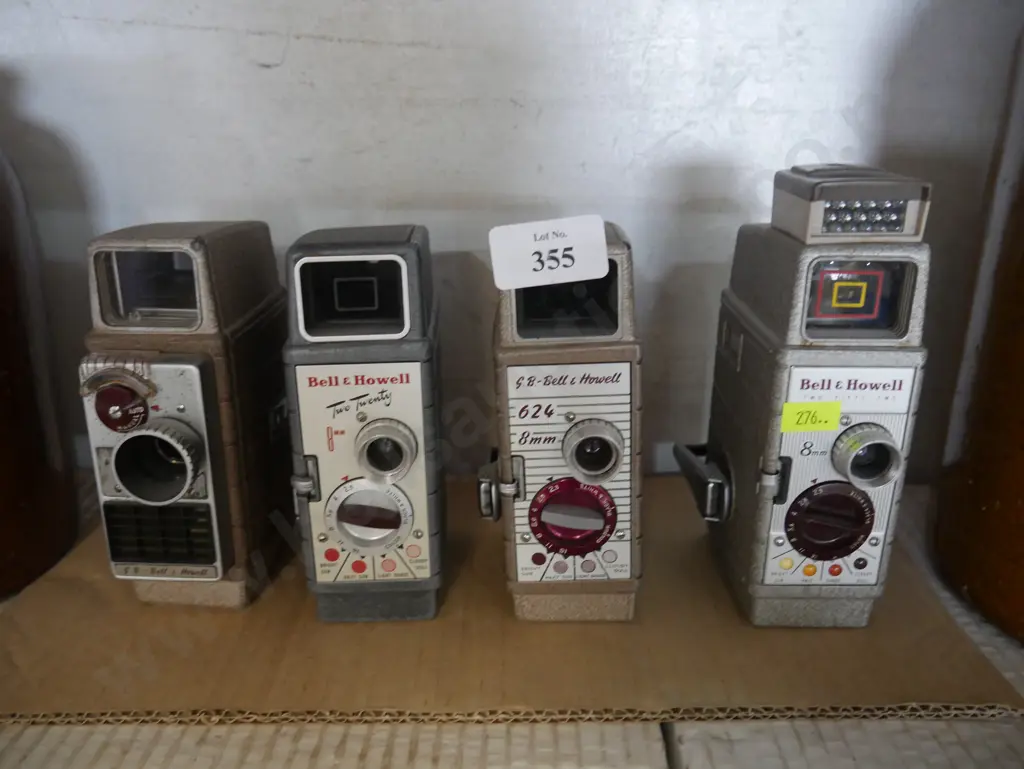 4 old movie cameras Image 1++