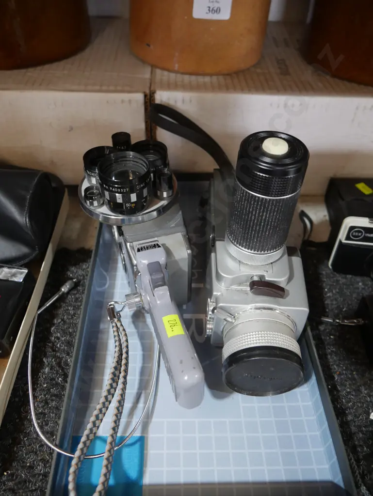 2 movie cameras Image 1++