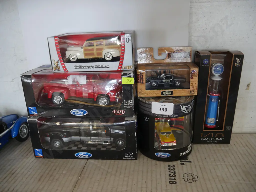 5 model cars and gas pump replica Image 1++