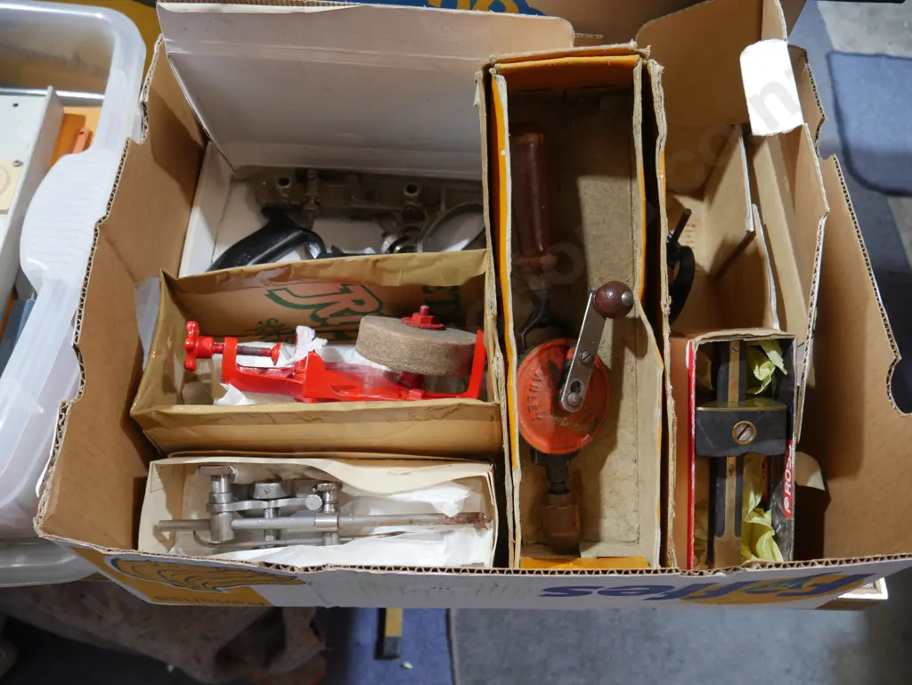 Assorted vintage tools Image 1++