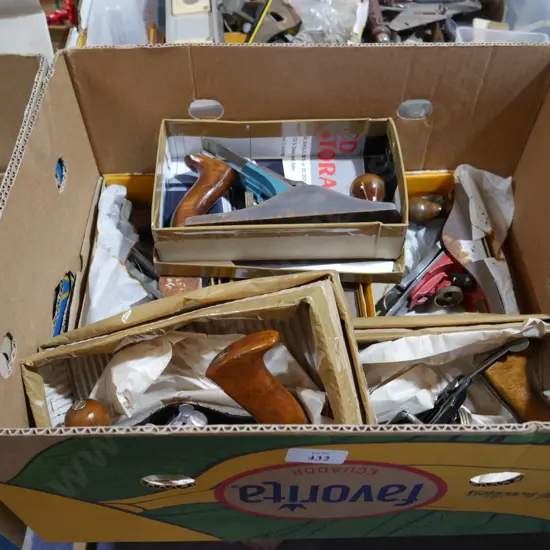 Assorted wood planes