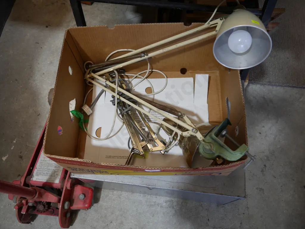 2 anglepoise lamps Image 1++