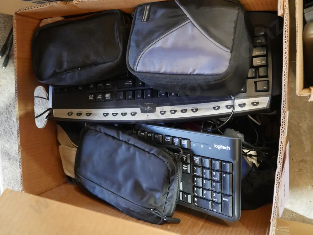 Four boxes of electrical goods Image 1++