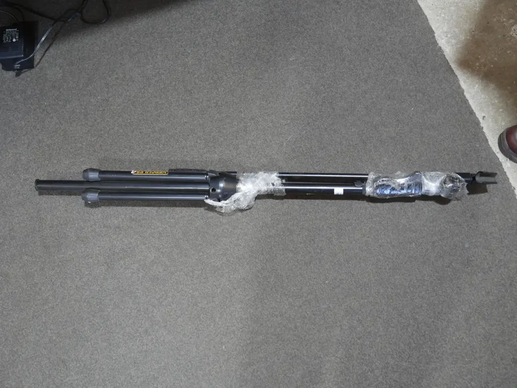 Microphone stand Image 1++