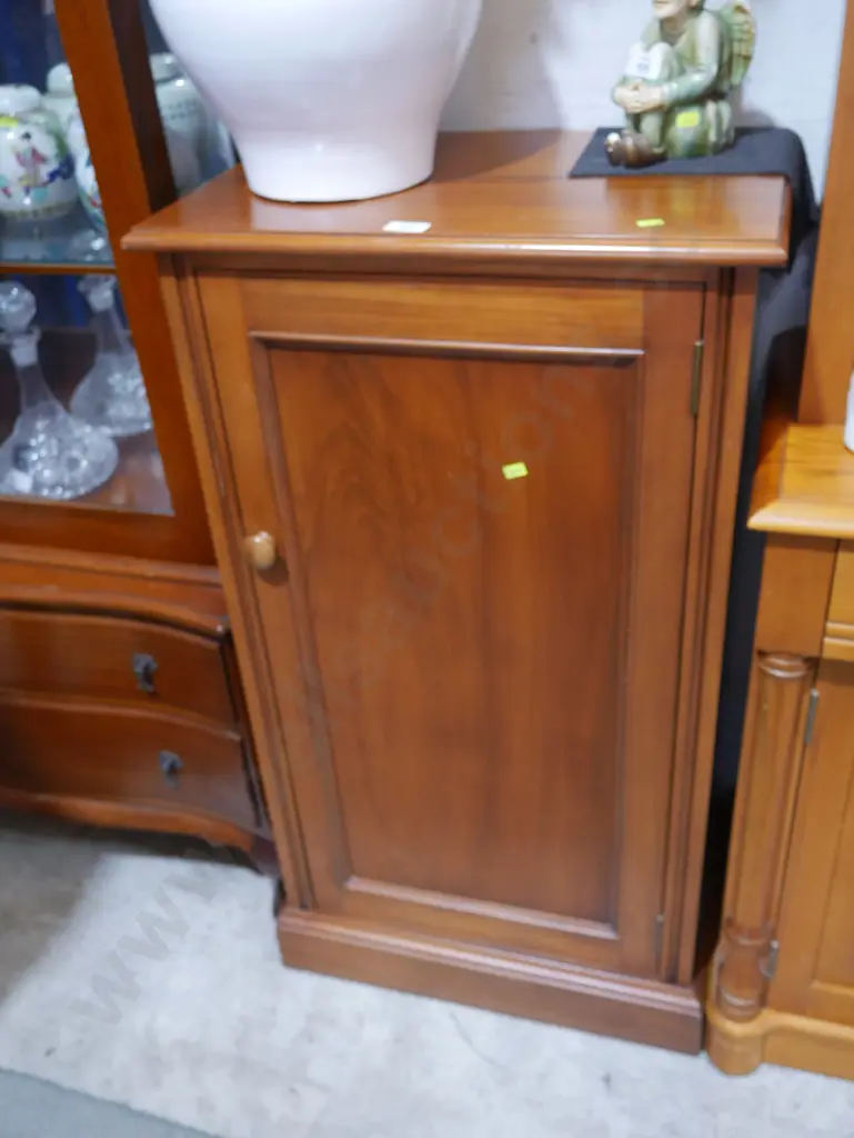 Wine cabinet Image 1++