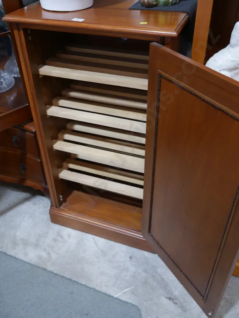 Wine cabinet Image 1++