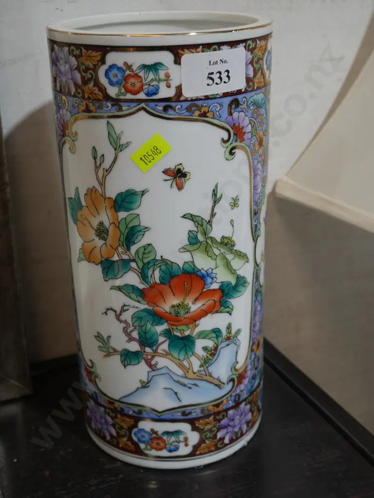 Oriental vase Image 1++