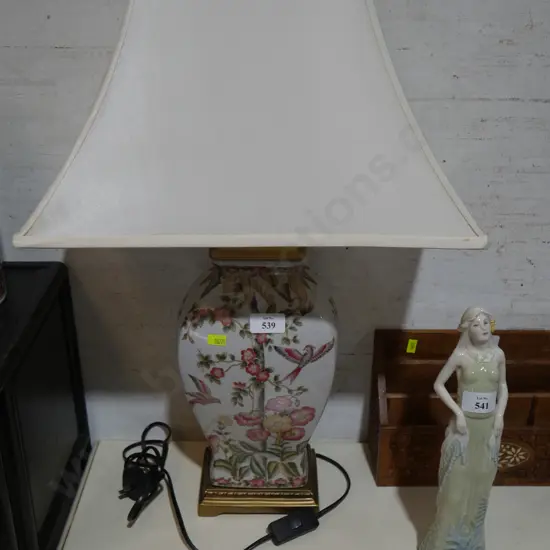 Table lamp