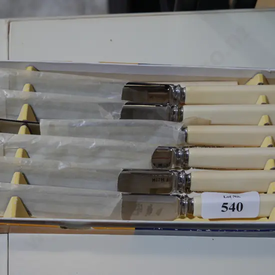 Bennett and Heron boxed knives