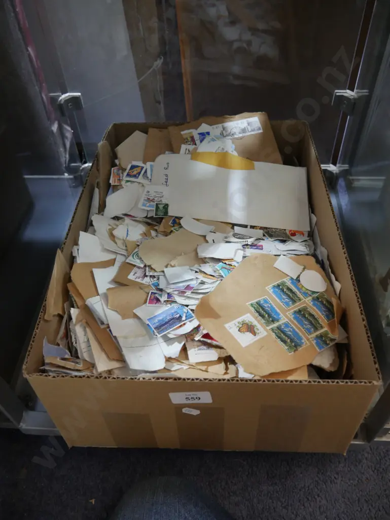 Assorted loose stamps Image 1++