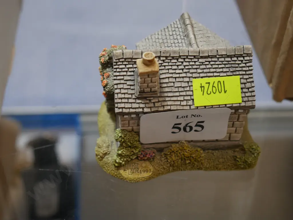 Lilliput Lane house Image 1++