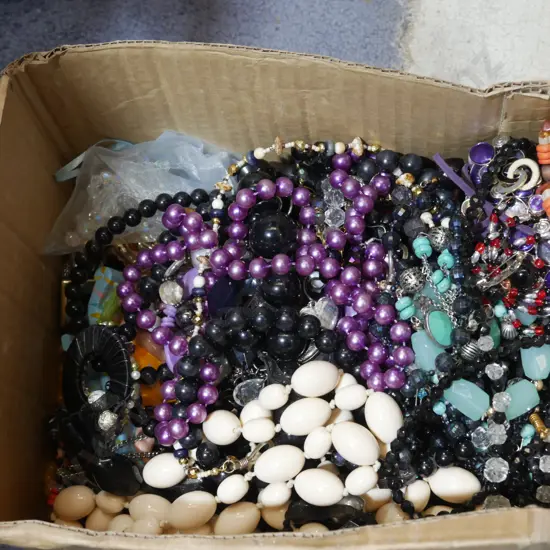 Assorted costume jewellery
