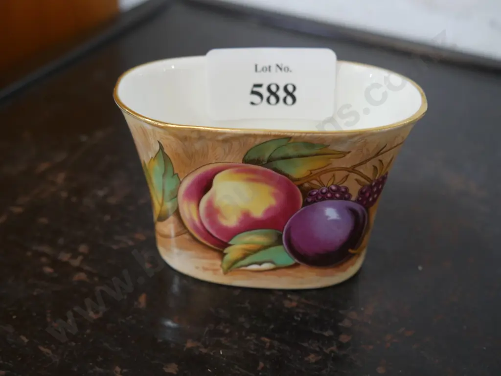 Aynsley vase Image 1++