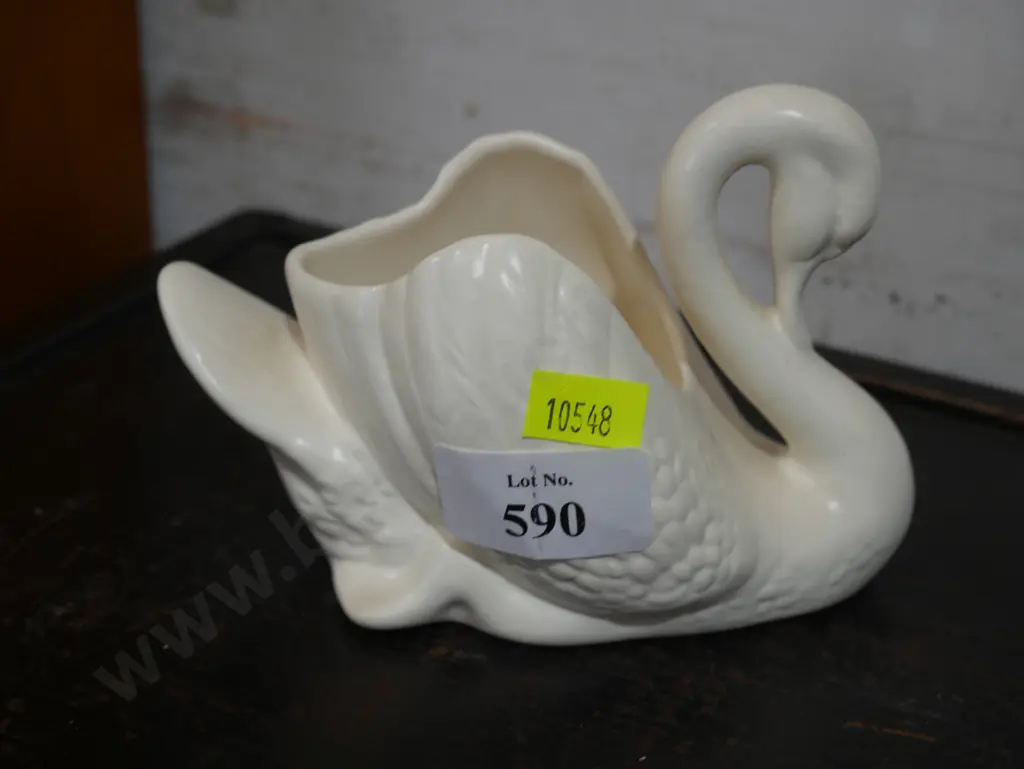 Small Crown Swan Image 1++