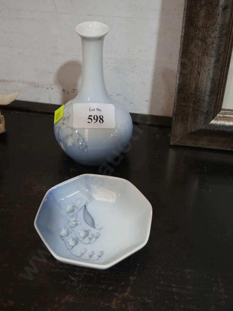 Copenhagen vase and dish Image 1++