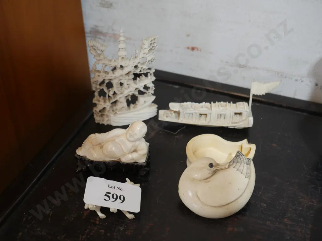 Carved ornaments Image 1++