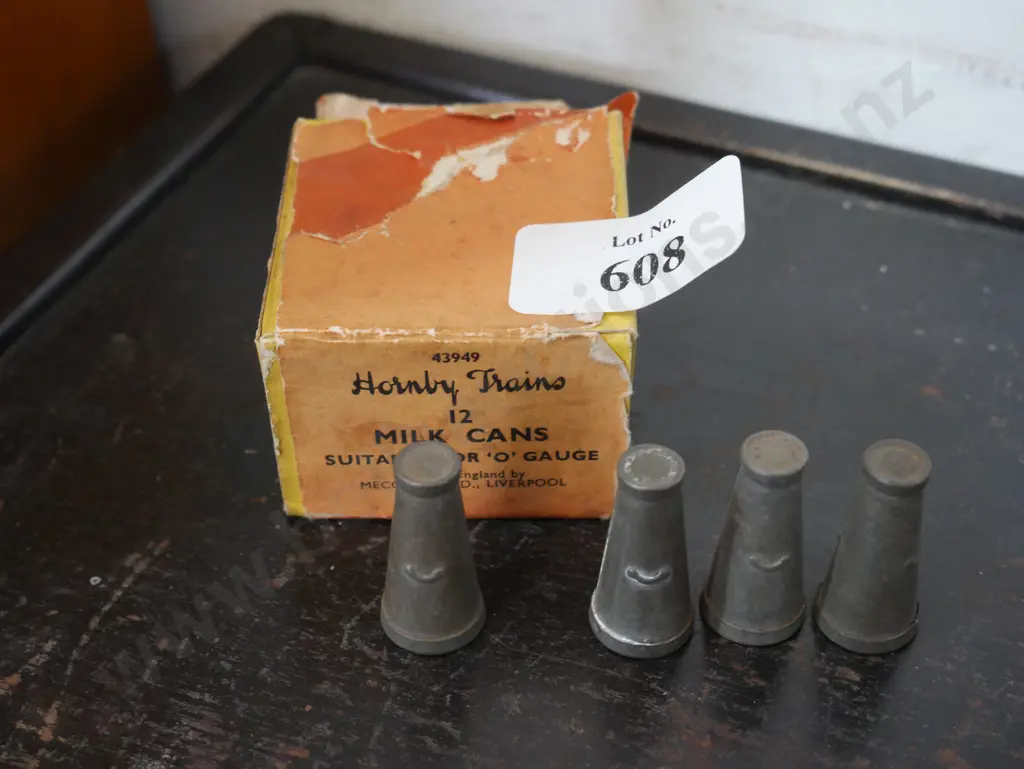 Hornby trains milk cans Image 1++