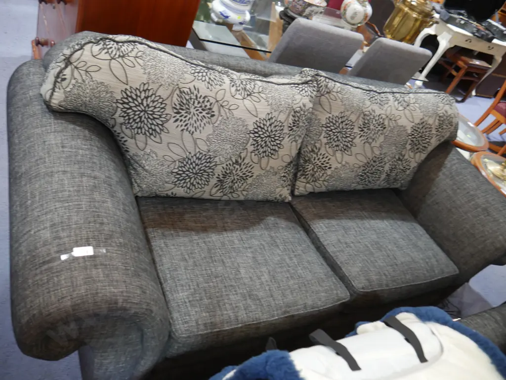 Two seater sofa Image 1++