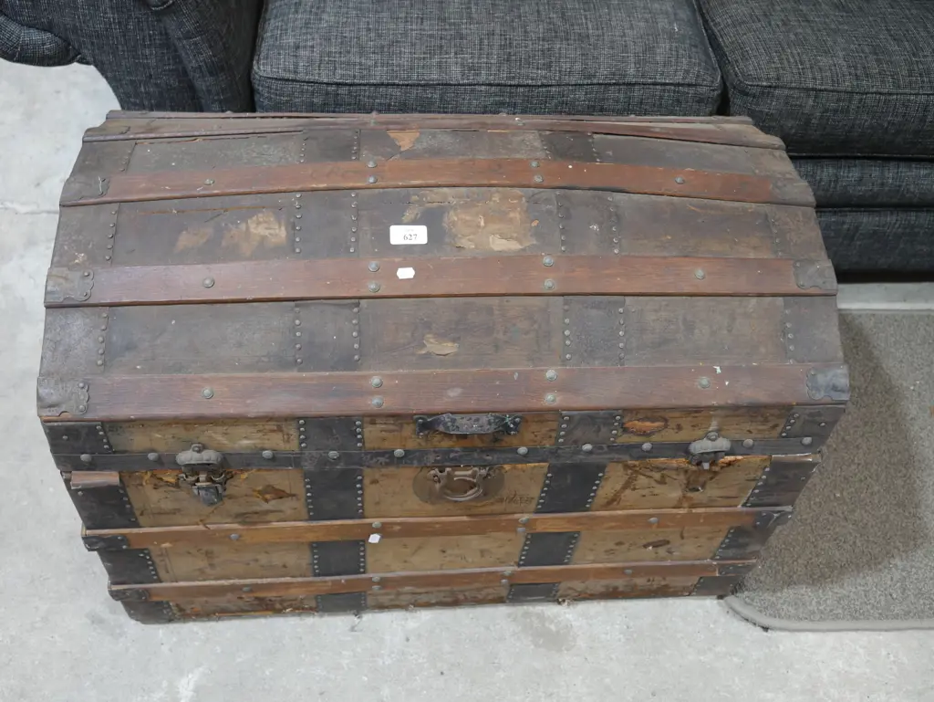 Vintage trunk Image 1++