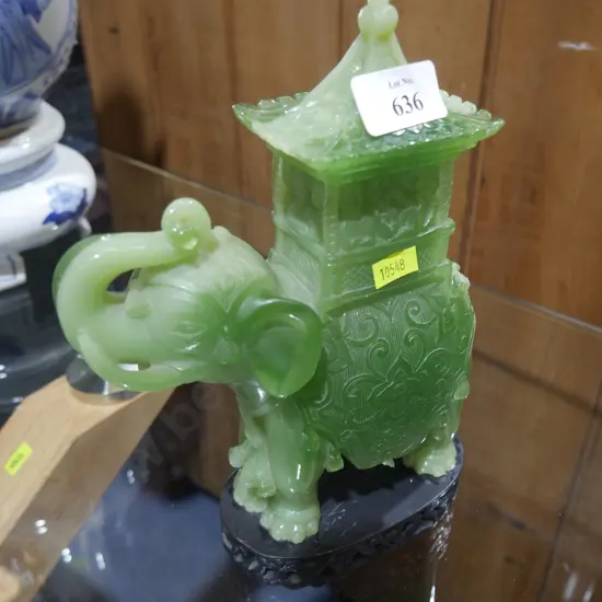 Glass elephant figurine