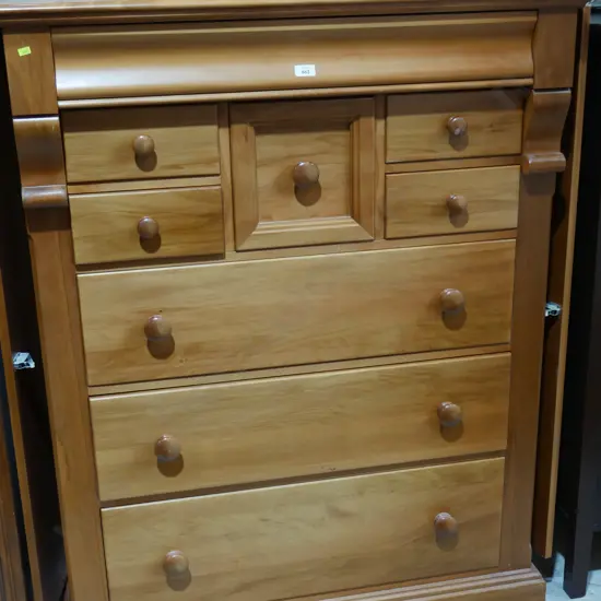 Chest of drawers