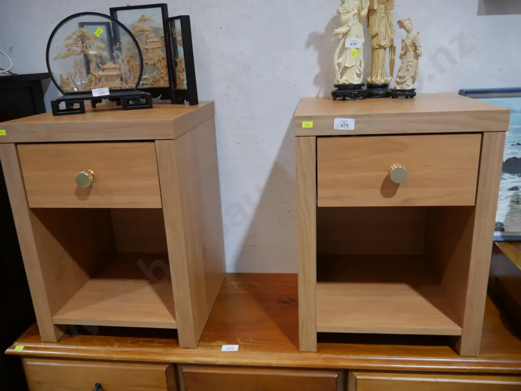 Bedside cabinets Image 1++