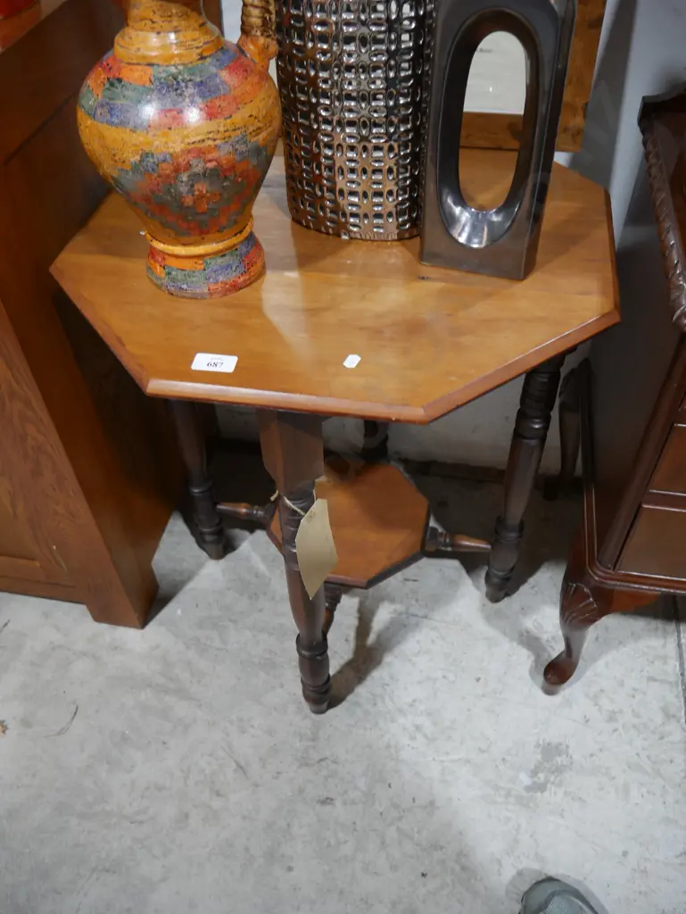 Colonial Kauri side table Image 1++