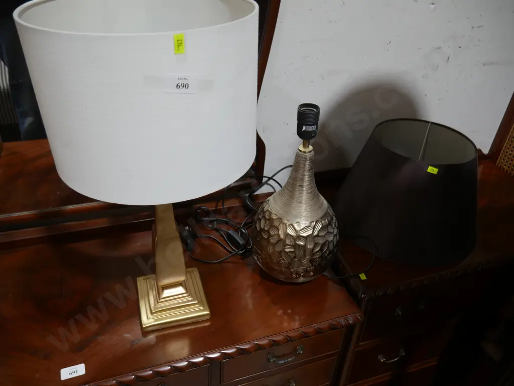 2 table lamps Image 1++