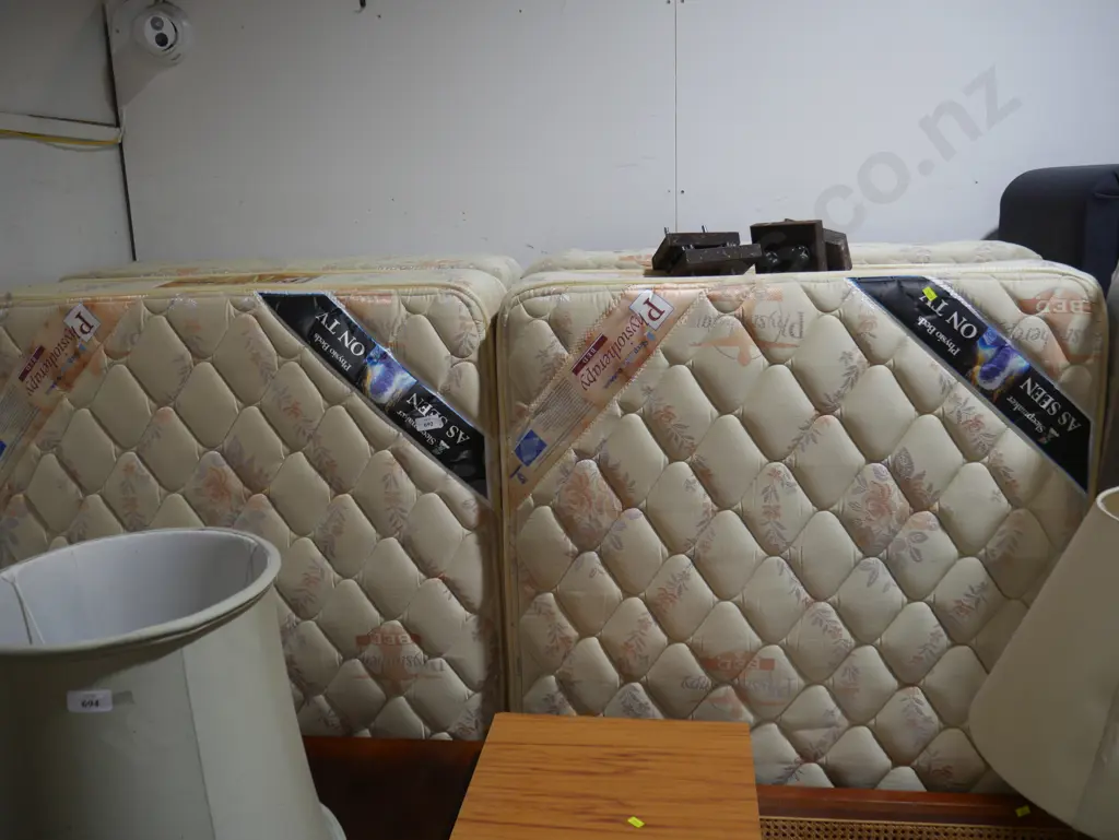 Pair of single beds Image 1++