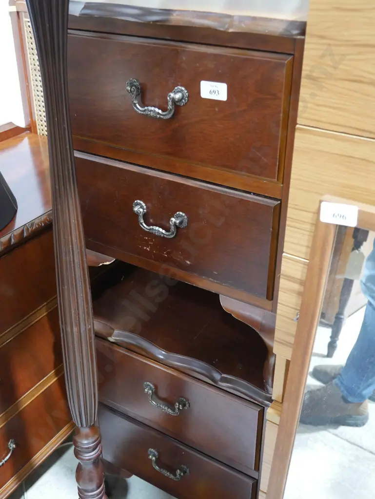 Pair of bedside drawers Image 1++