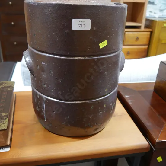 Early crude NZ pottery lidded crock