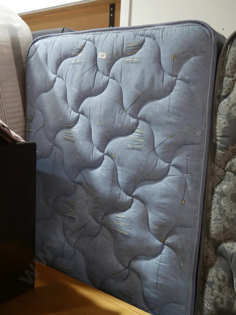 Single bed Image 1++