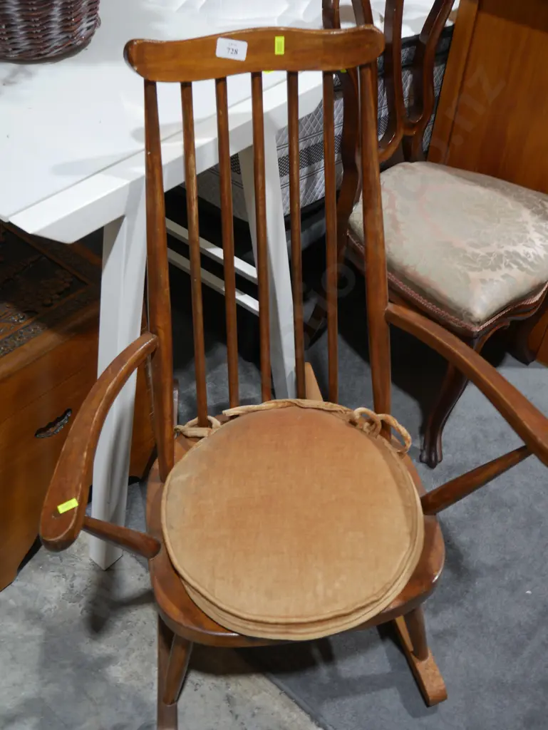 Rocking chair Image 1++